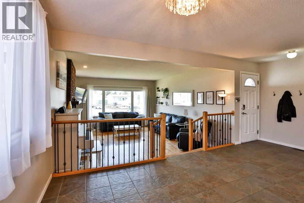 99 Lemoyne Crescent W - 4