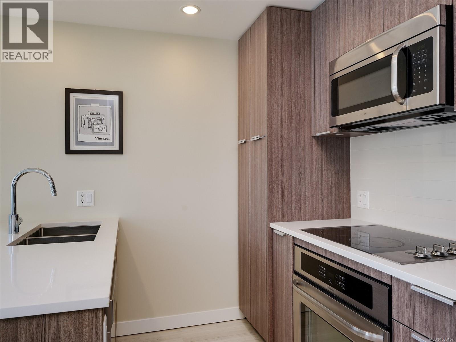 #405 728 Yates St - 13