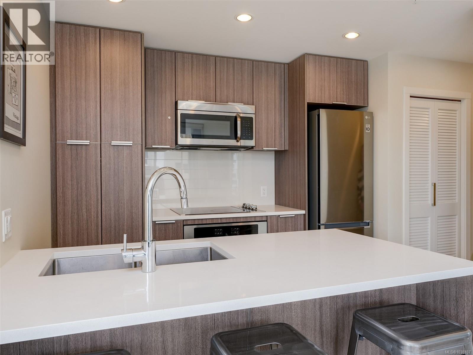 #405 728 Yates St - 2