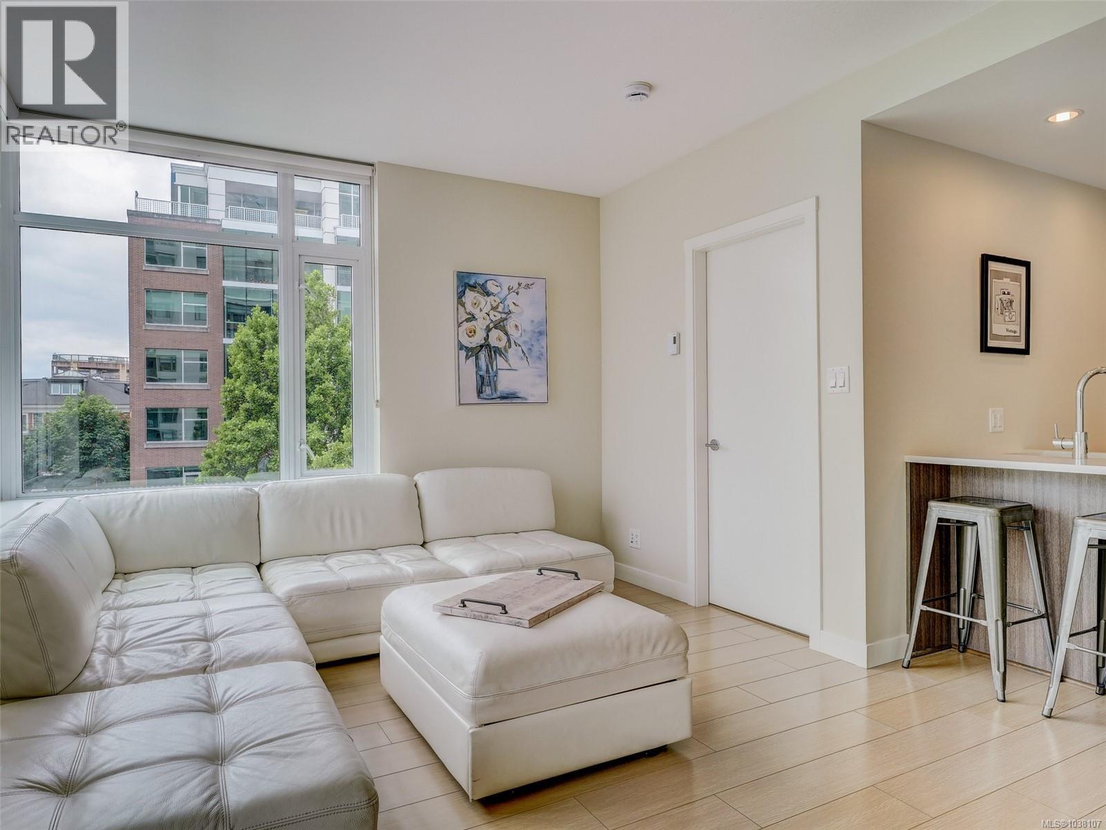 #405 728 Yates St - 4