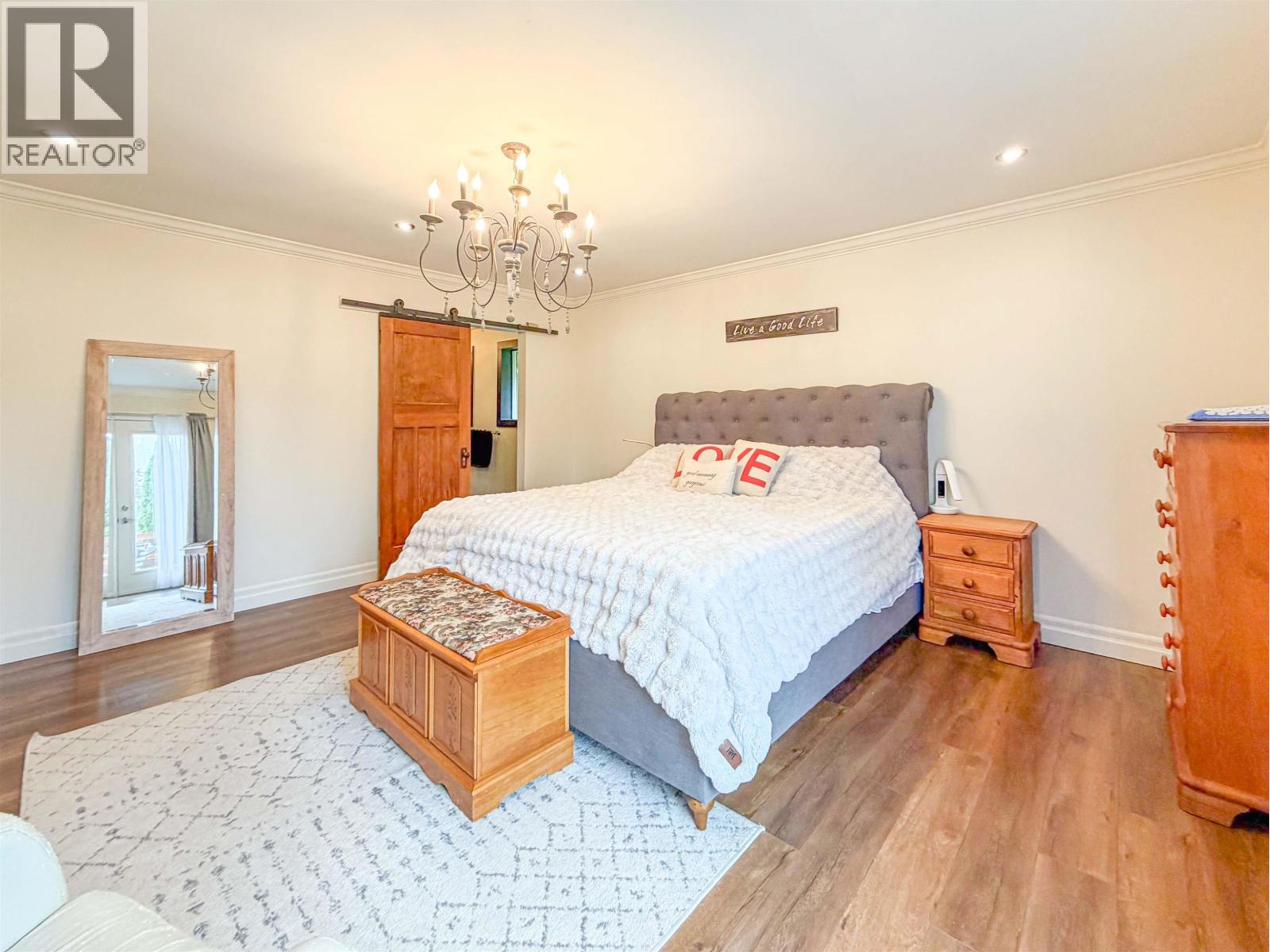 87 ANGLE STREET - 17