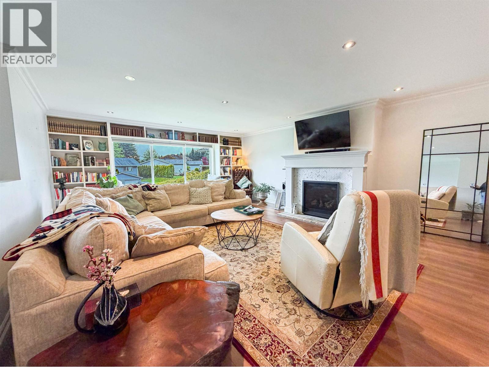 87 ANGLE STREET - 6