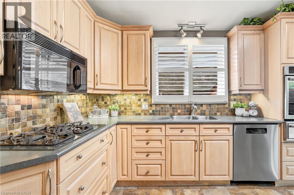 3-bedroom home for sale at 45 TANGLEWOOD Terrace, Brantford ON · photo 16 of 39