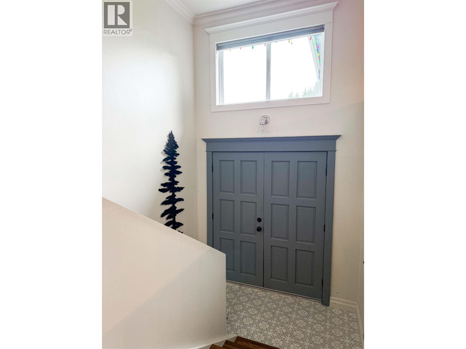 87 ANGLE STREET - 23