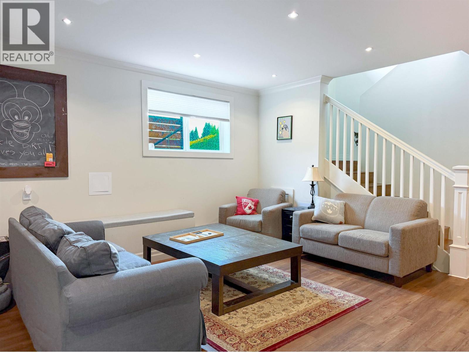 87 ANGLE STREET - 24