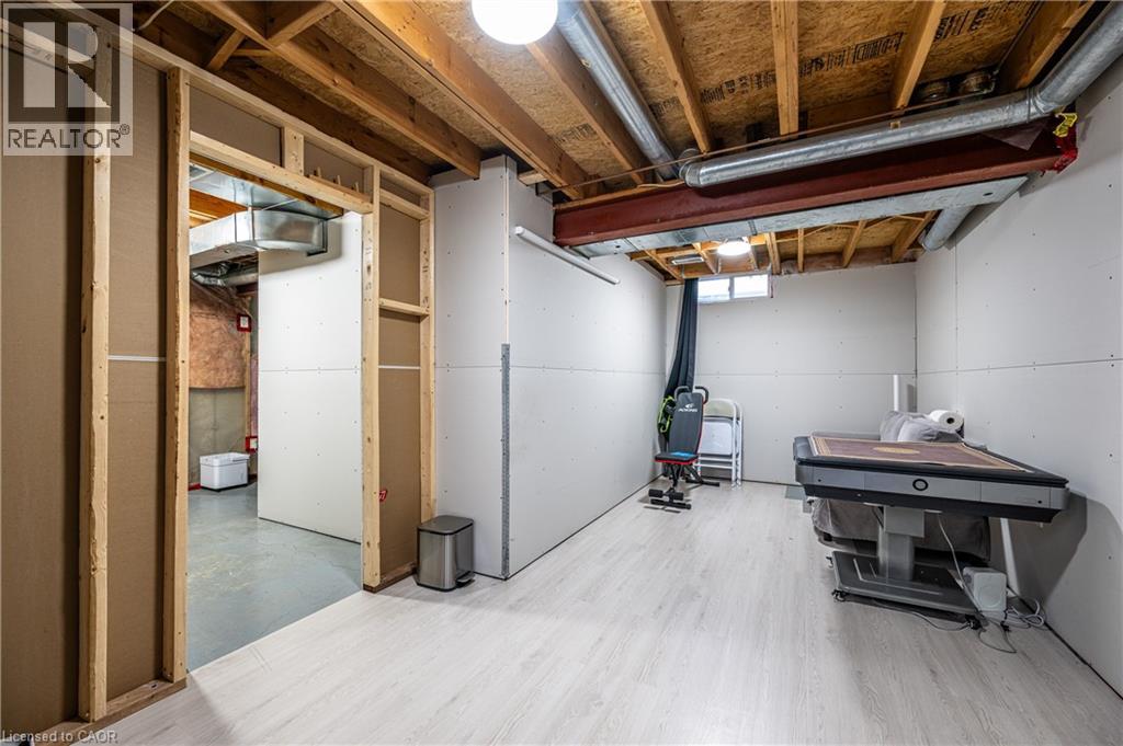 423 VERONICA Drive - 27