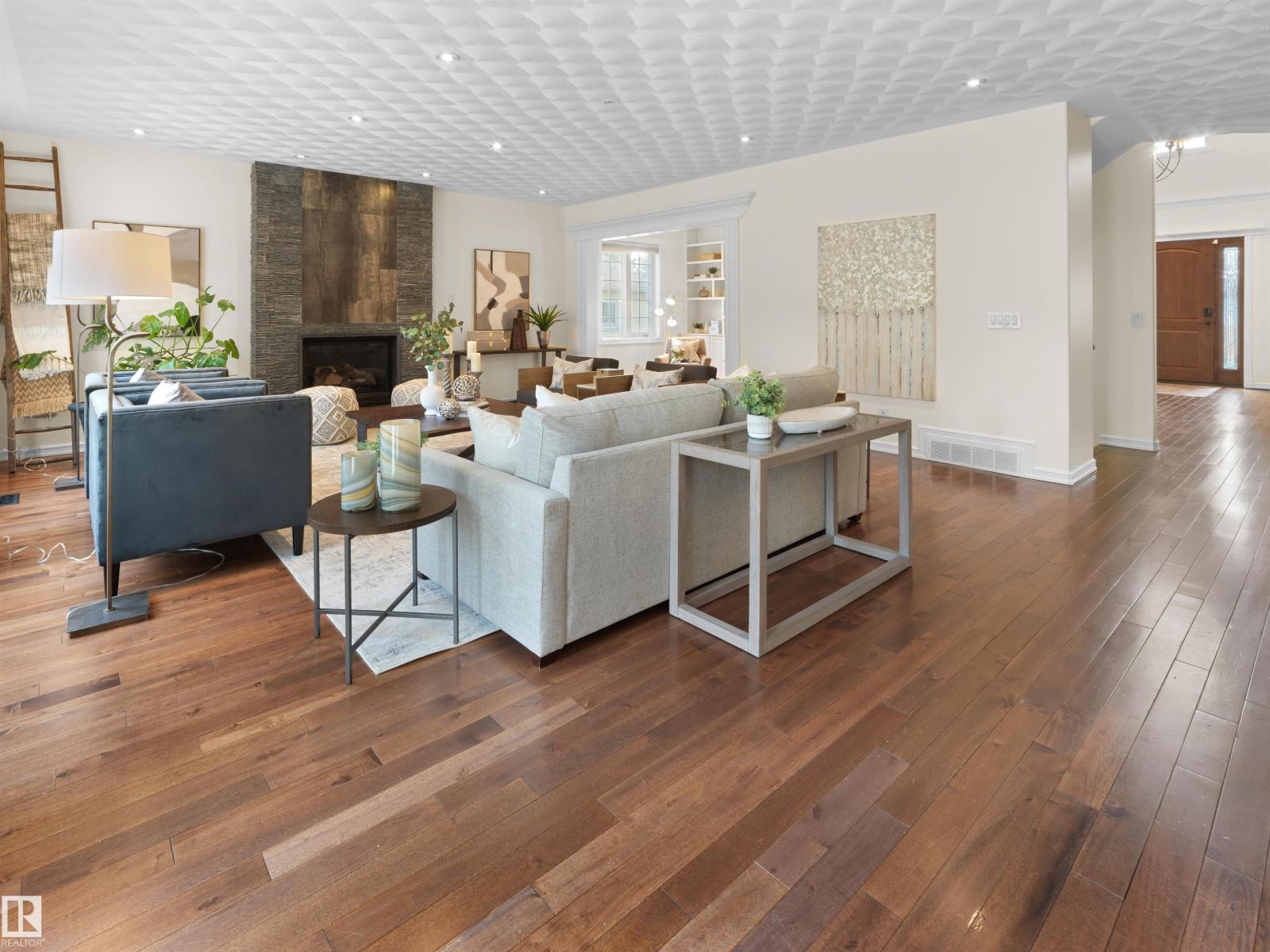 5407 109 ST NW - 13