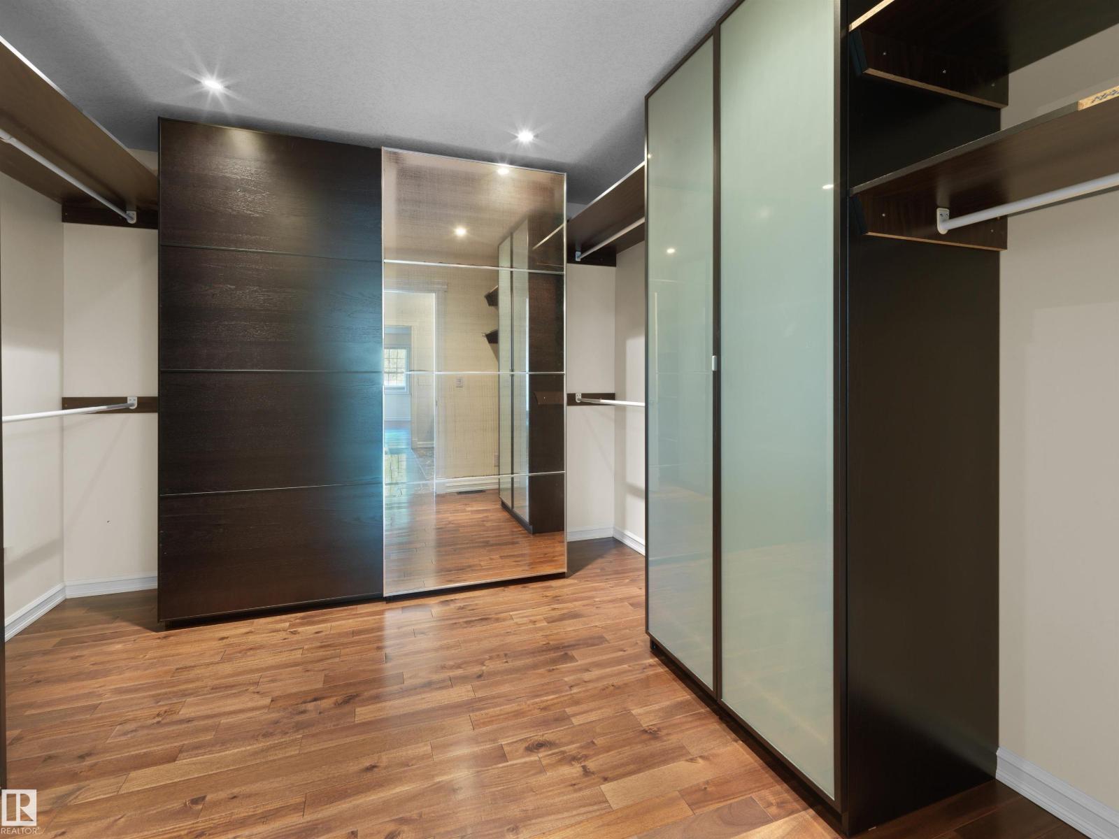 5407 109 ST NW - 24