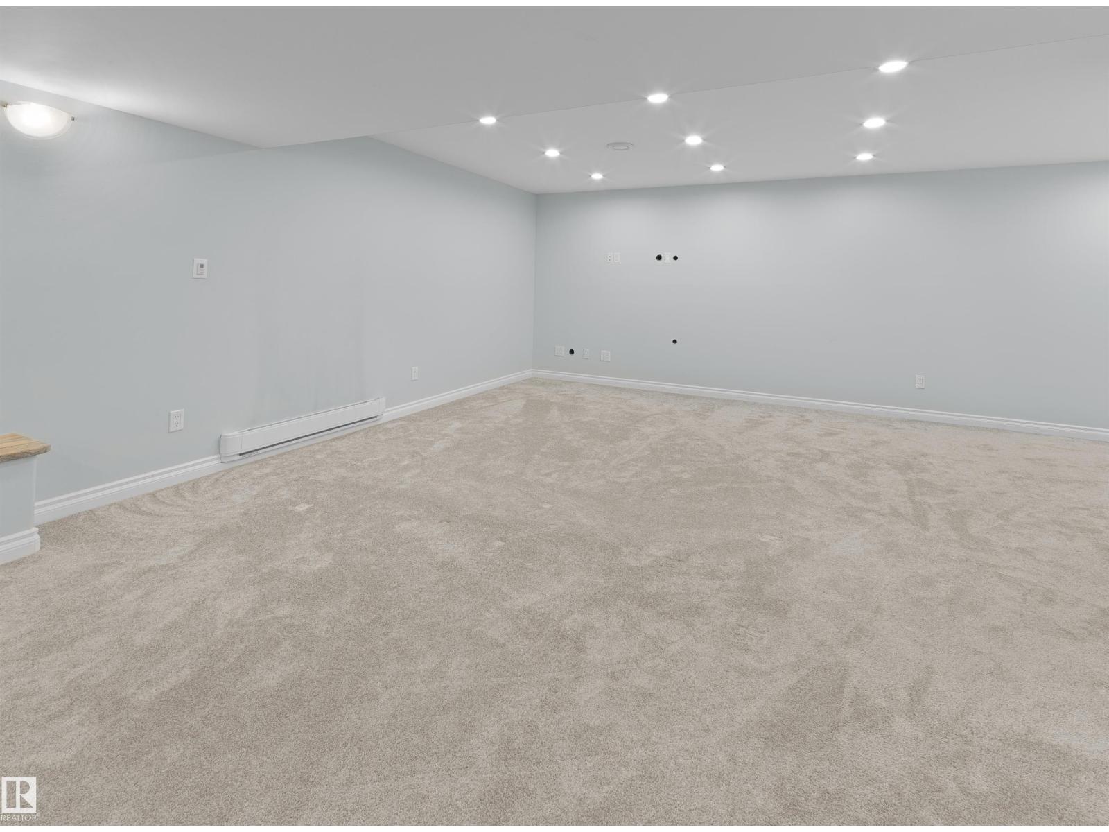 5407 109 ST NW - 32