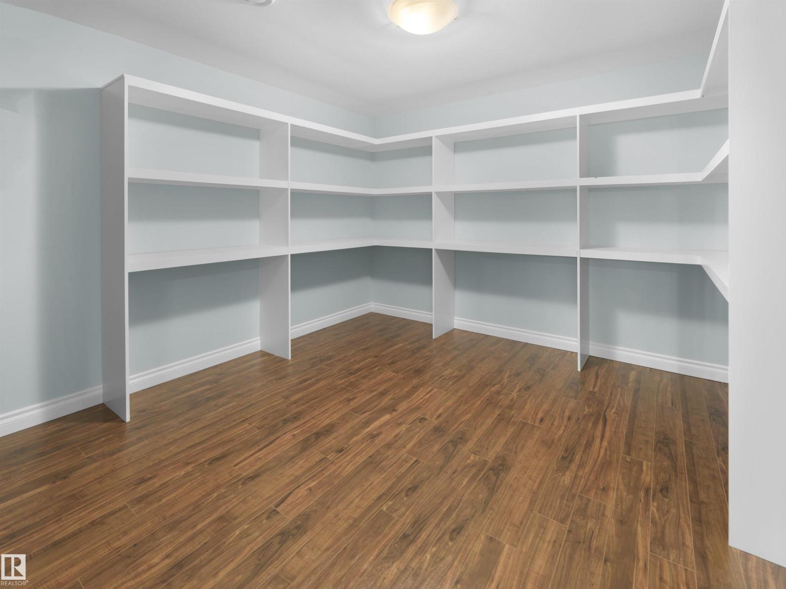 5407 109 ST NW - 38