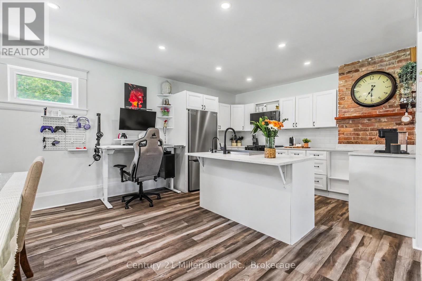 680193 CHATSWORTH ROAD 24 - 12
