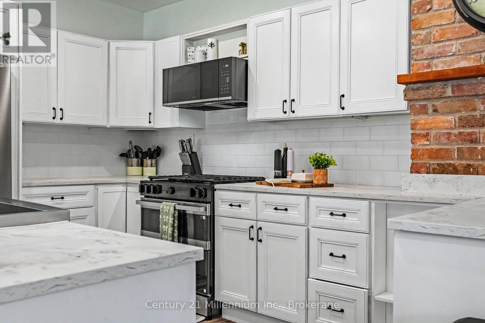 680193 CHATSWORTH ROAD 24 - 14