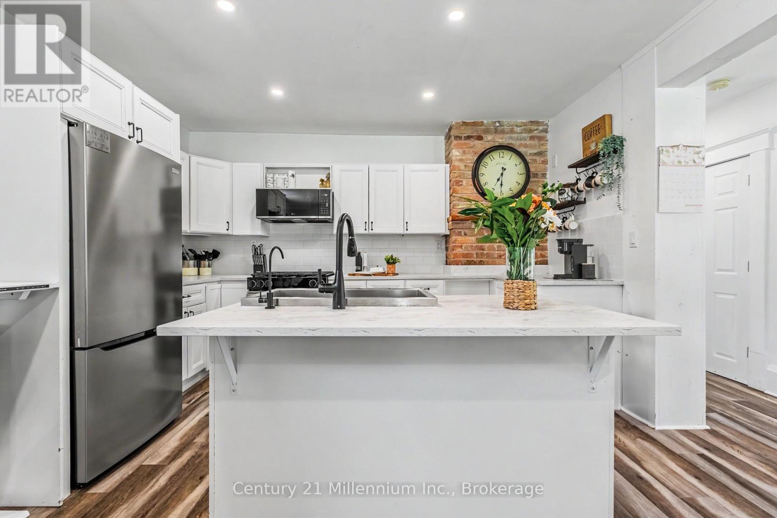 680193 CHATSWORTH ROAD 24 - 17