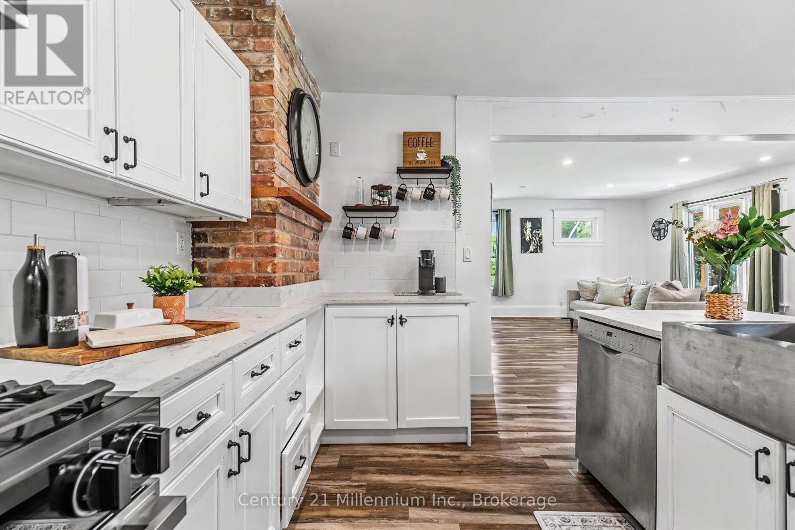 680193 CHATSWORTH ROAD 24 - 19