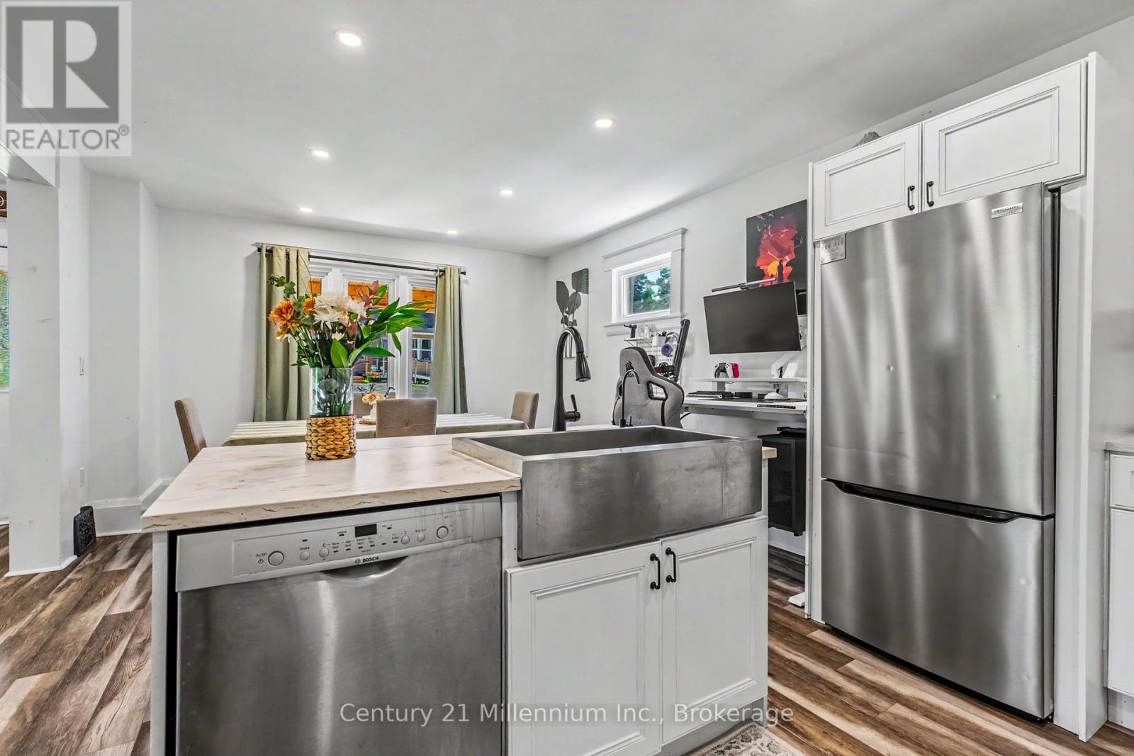 680193 CHATSWORTH ROAD 24 - 21