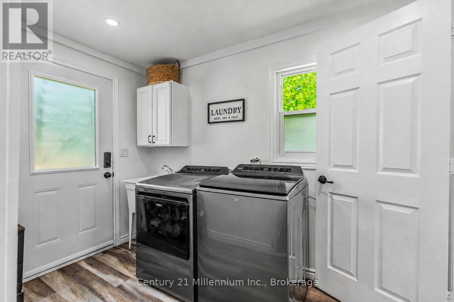680193 CHATSWORTH ROAD 24 - 25