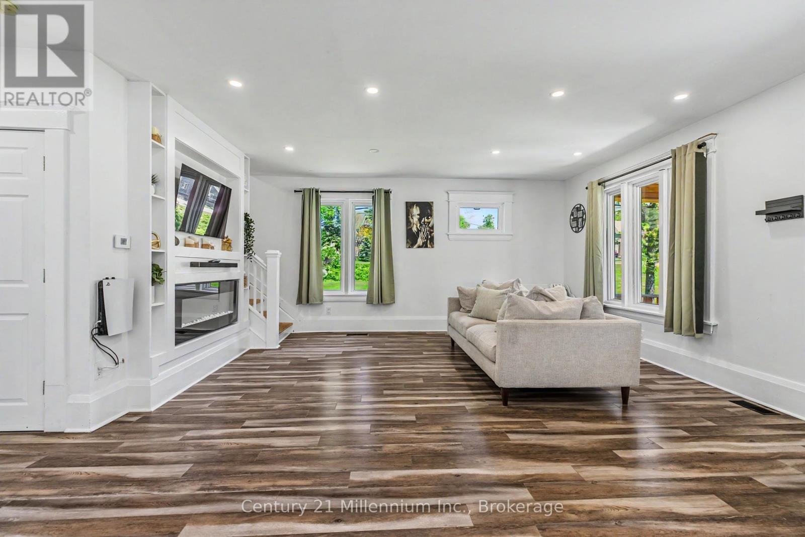 680193 CHATSWORTH ROAD 24 - 29