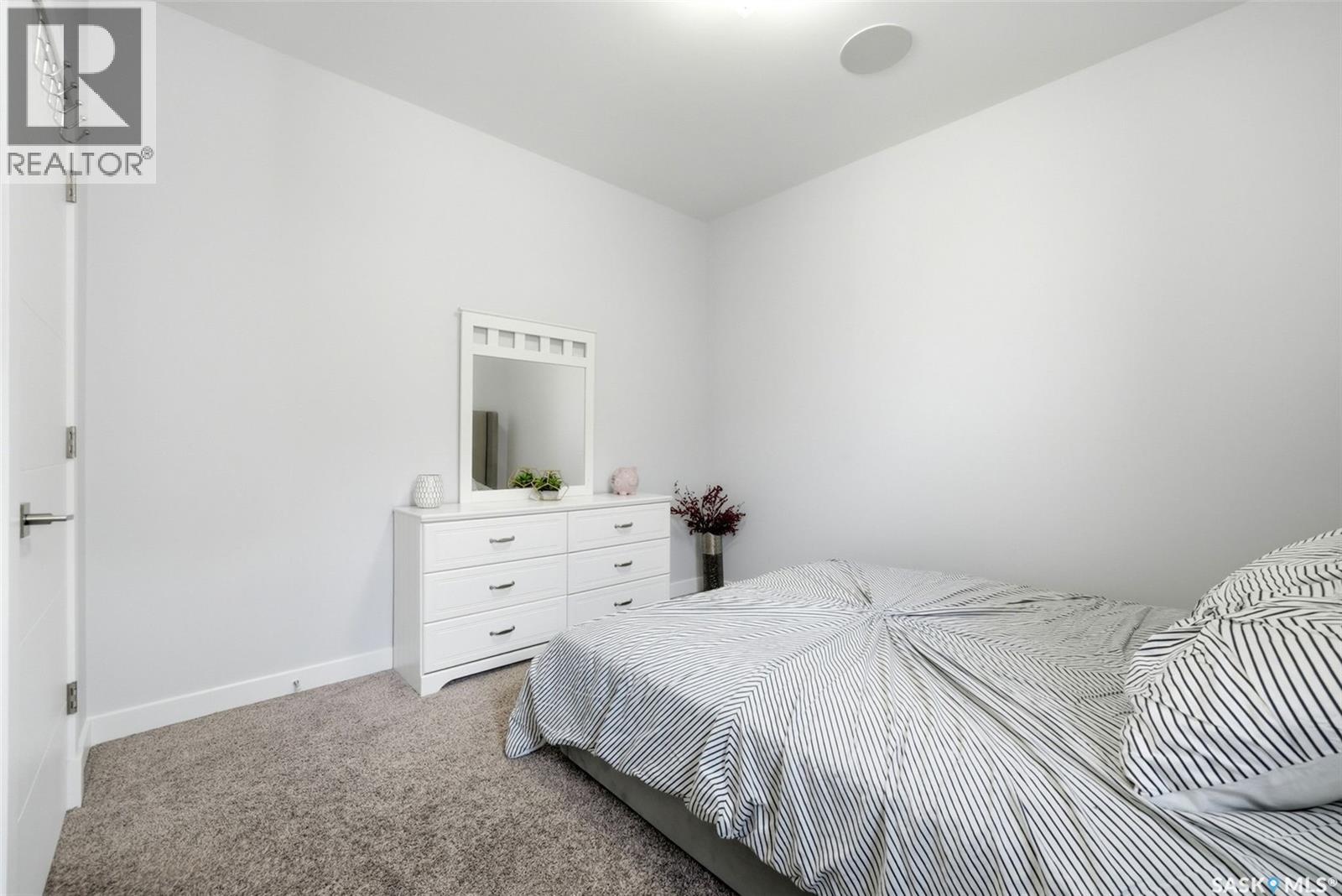 1609 Maple Hill CRESCENT N - 24