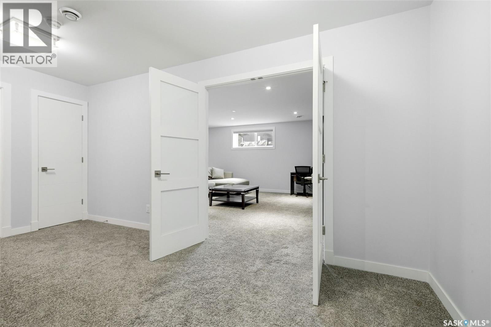 1609 Maple Hill CRESCENT N - 48