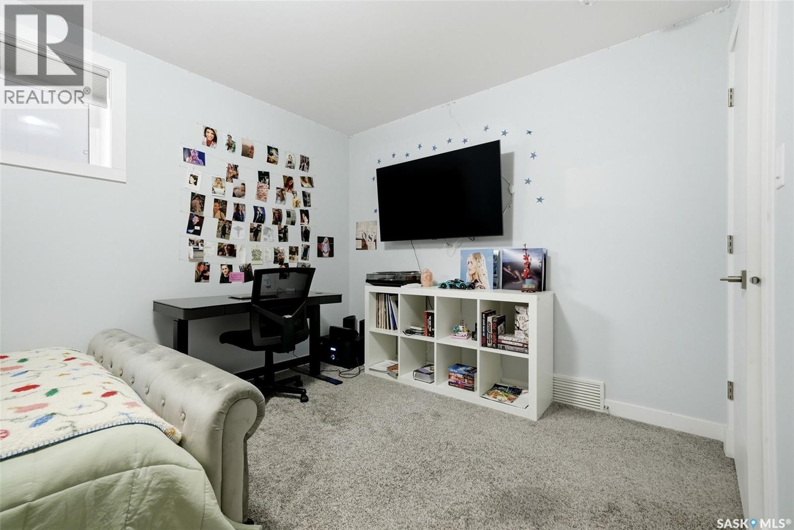 1609 Maple Hill CRESCENT N - 52