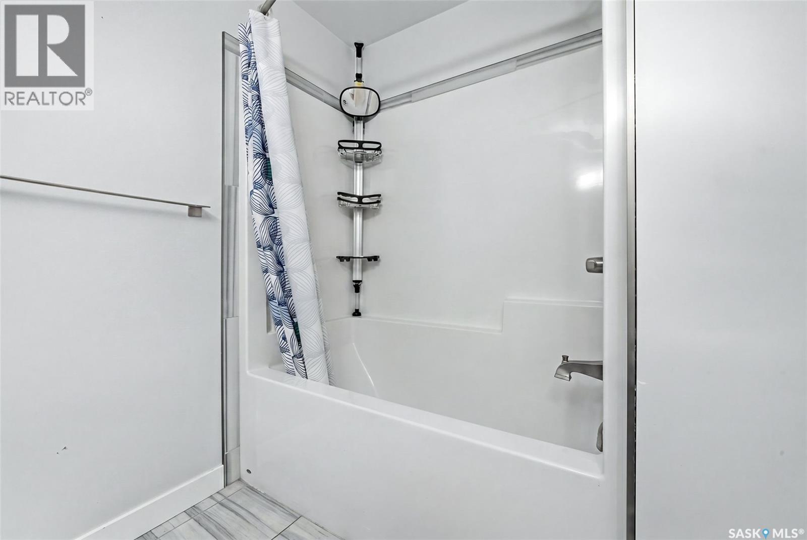 1609 Maple Hill CRESCENT N - 54