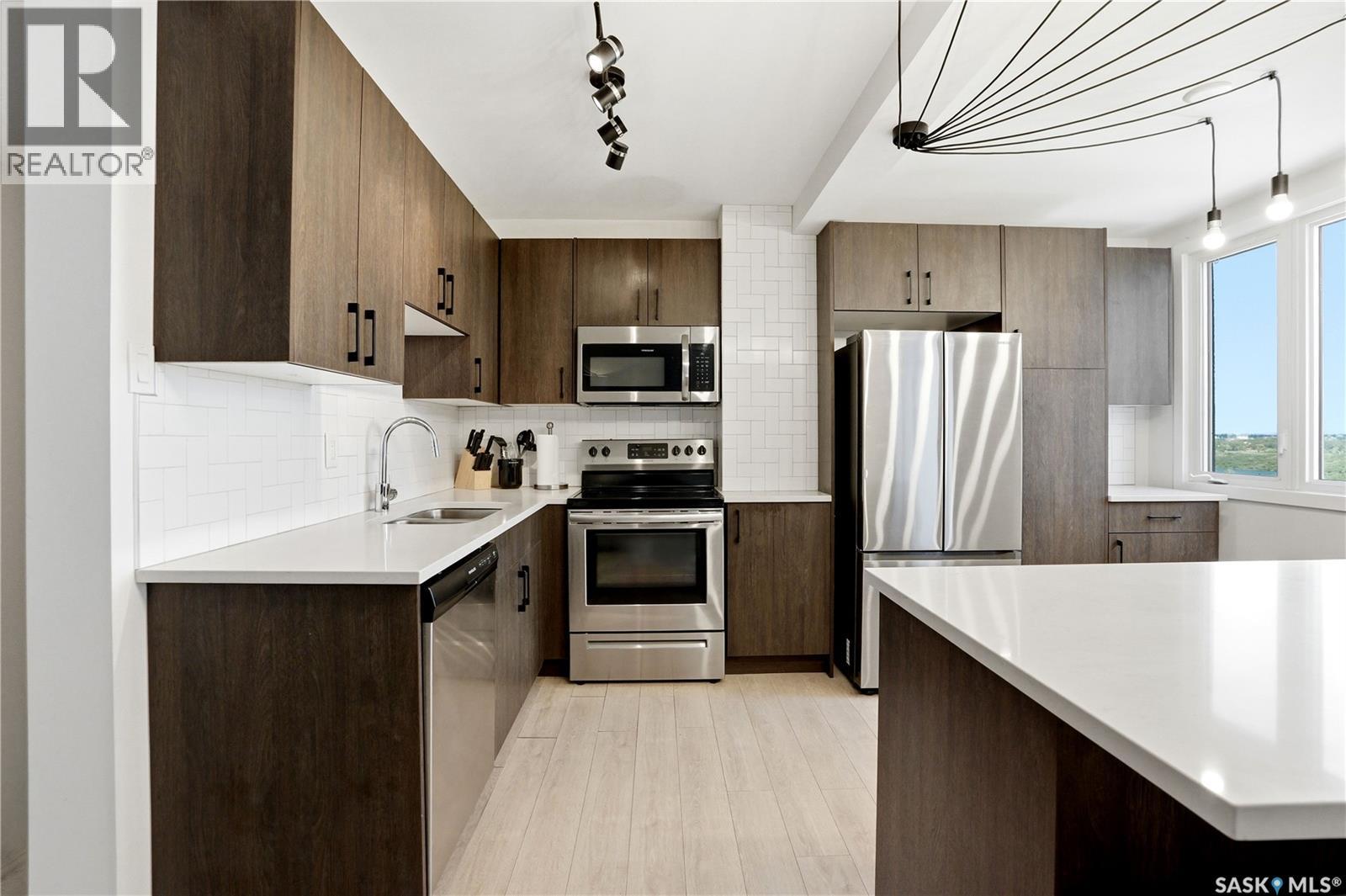 #1604 320 5th AVENUE - 21