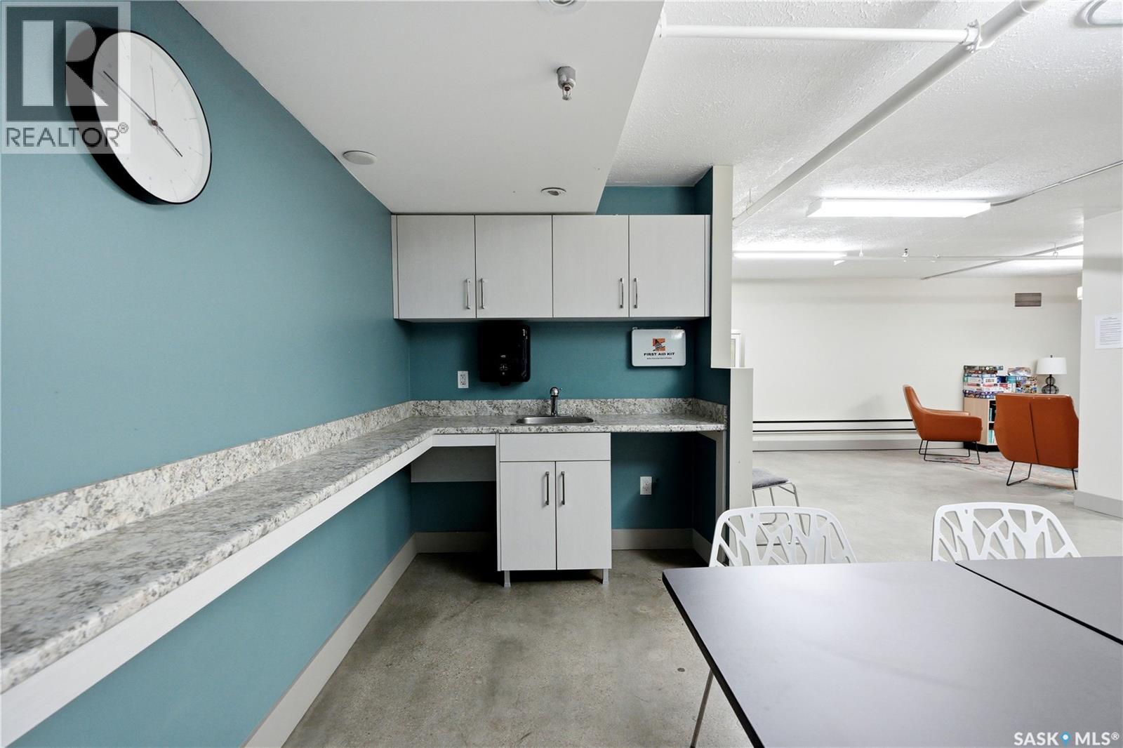 #1604 320 5th AVENUE - 38