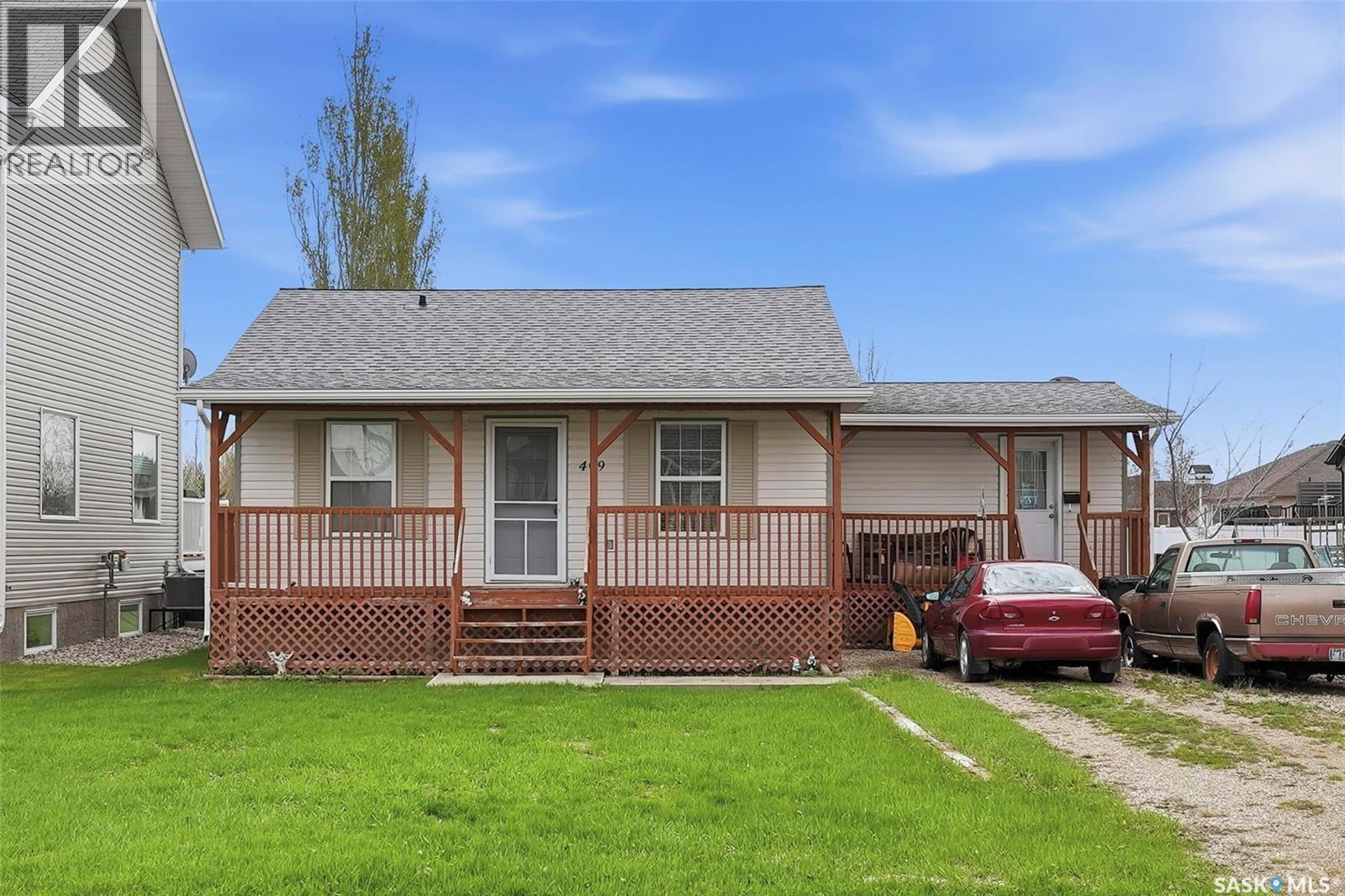409 8th AVENUE W - 1