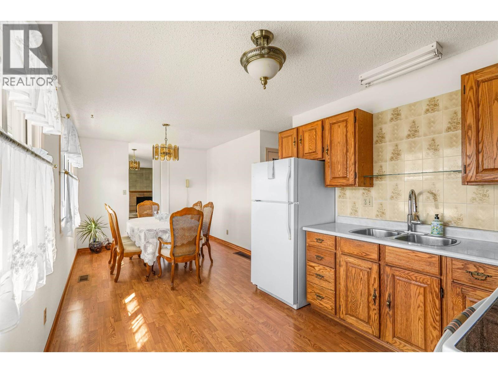 33 CLIFFORD Street - photo 2