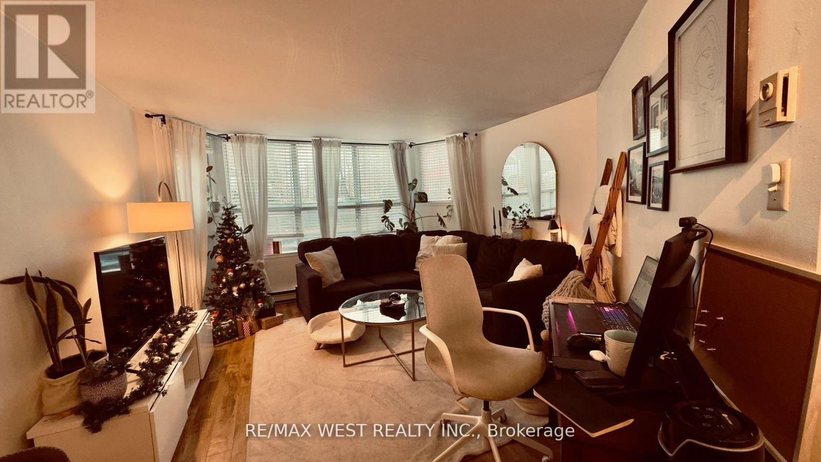 1061 BATHURST STREET - 12