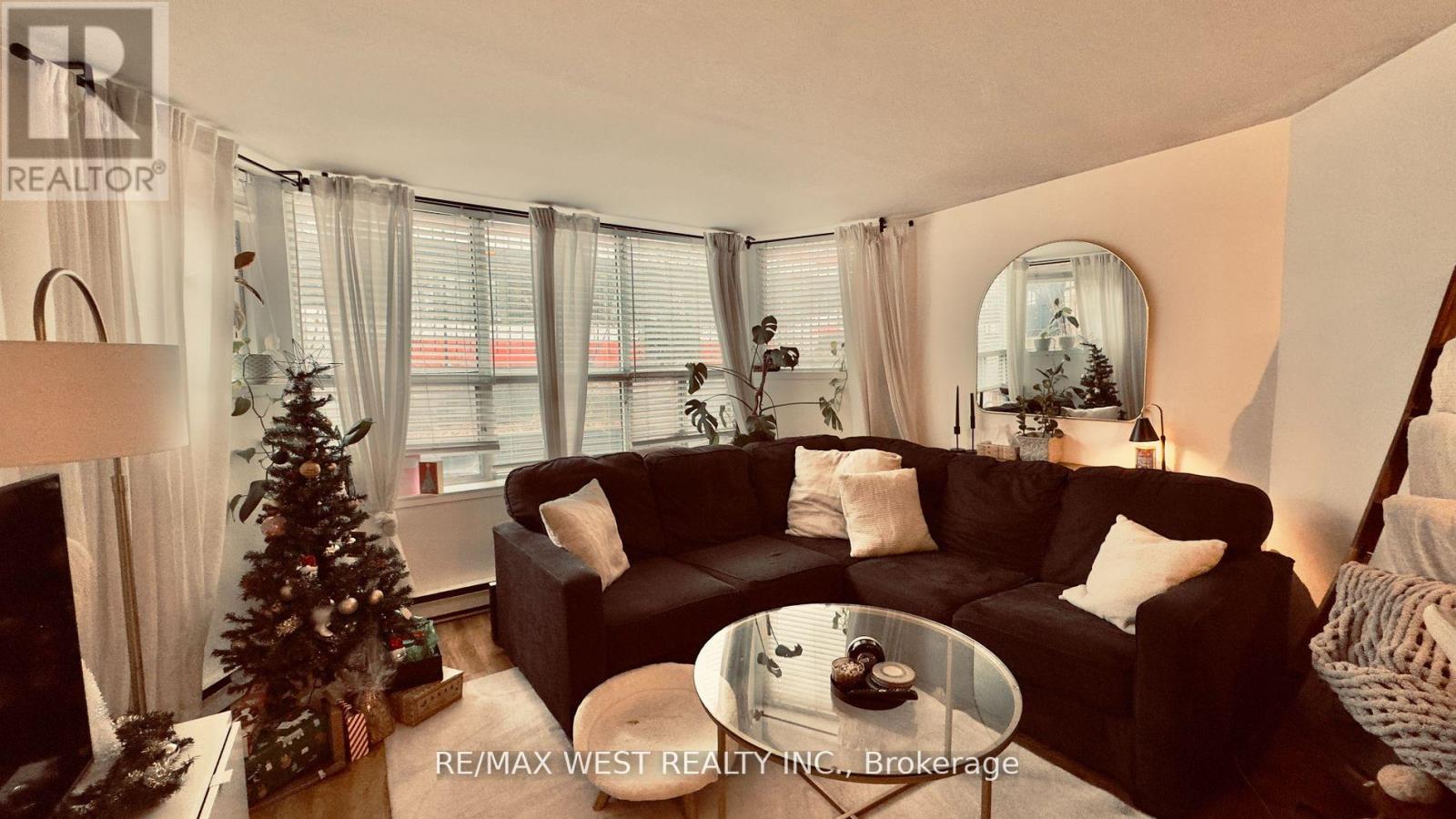 1061 BATHURST STREET - 15