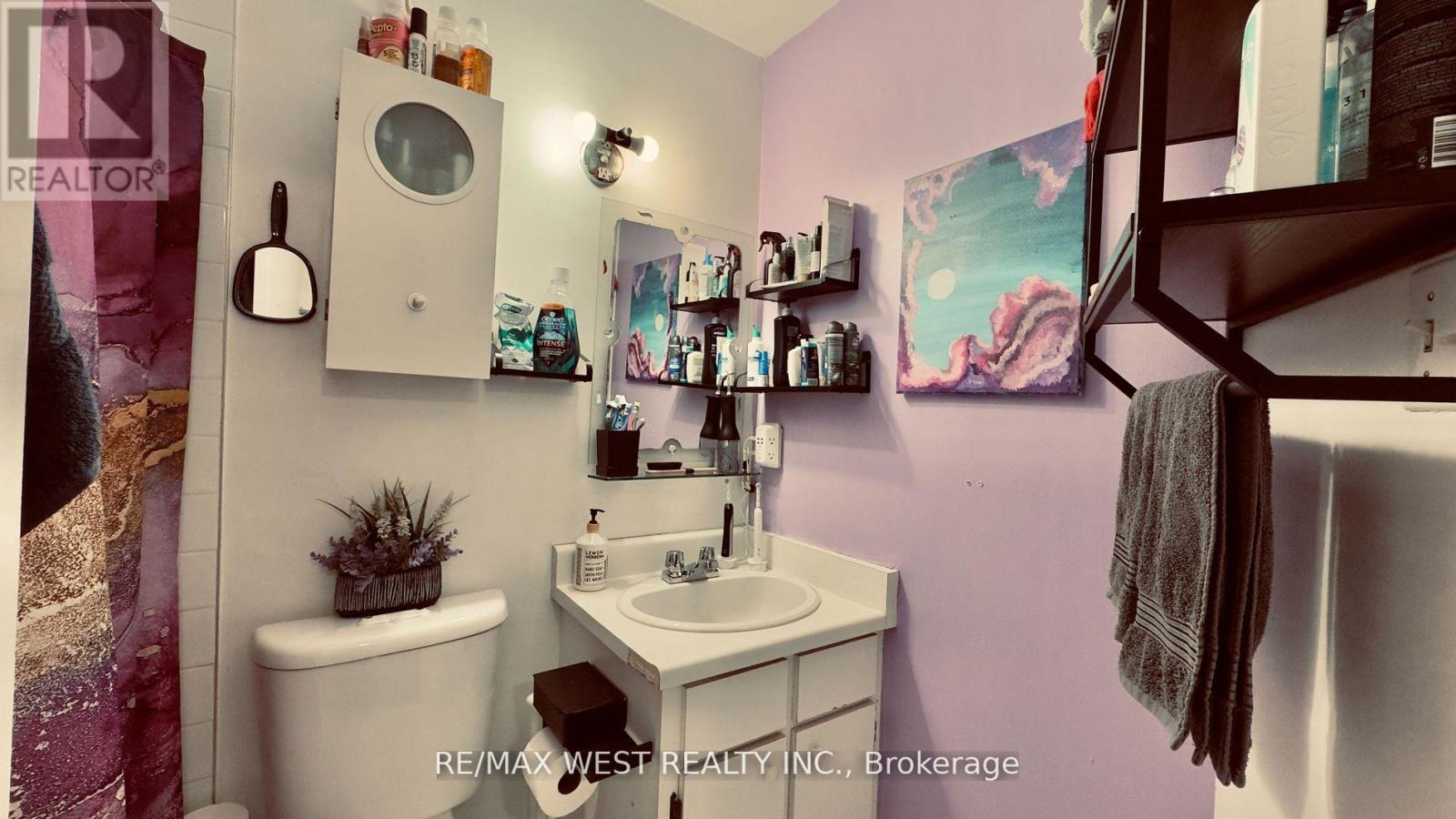 1061 BATHURST STREET - 18