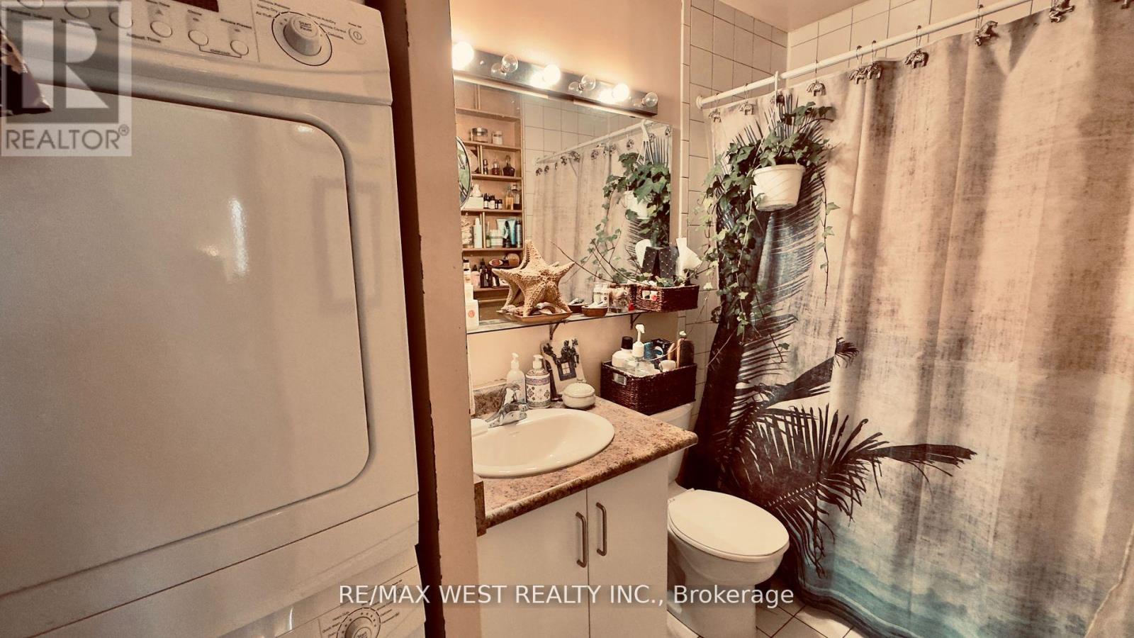 1061 BATHURST STREET - 9