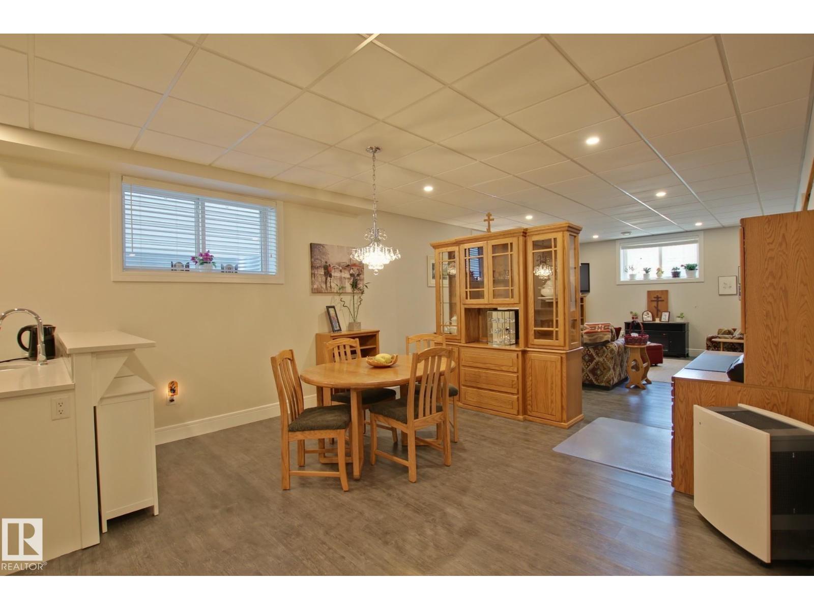 9711 223 ST NW - 29
