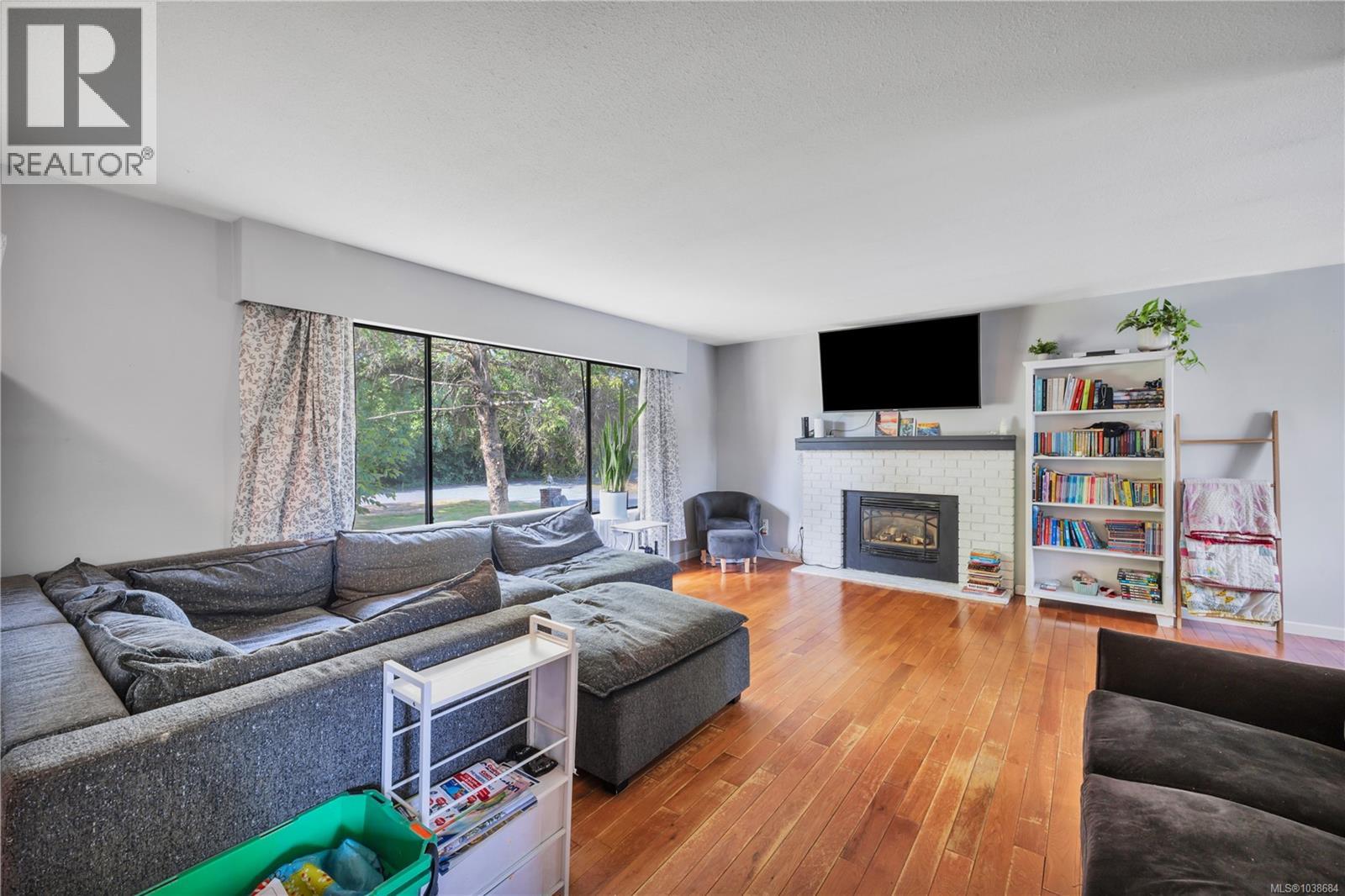 1591 Sharon Pl - 2
