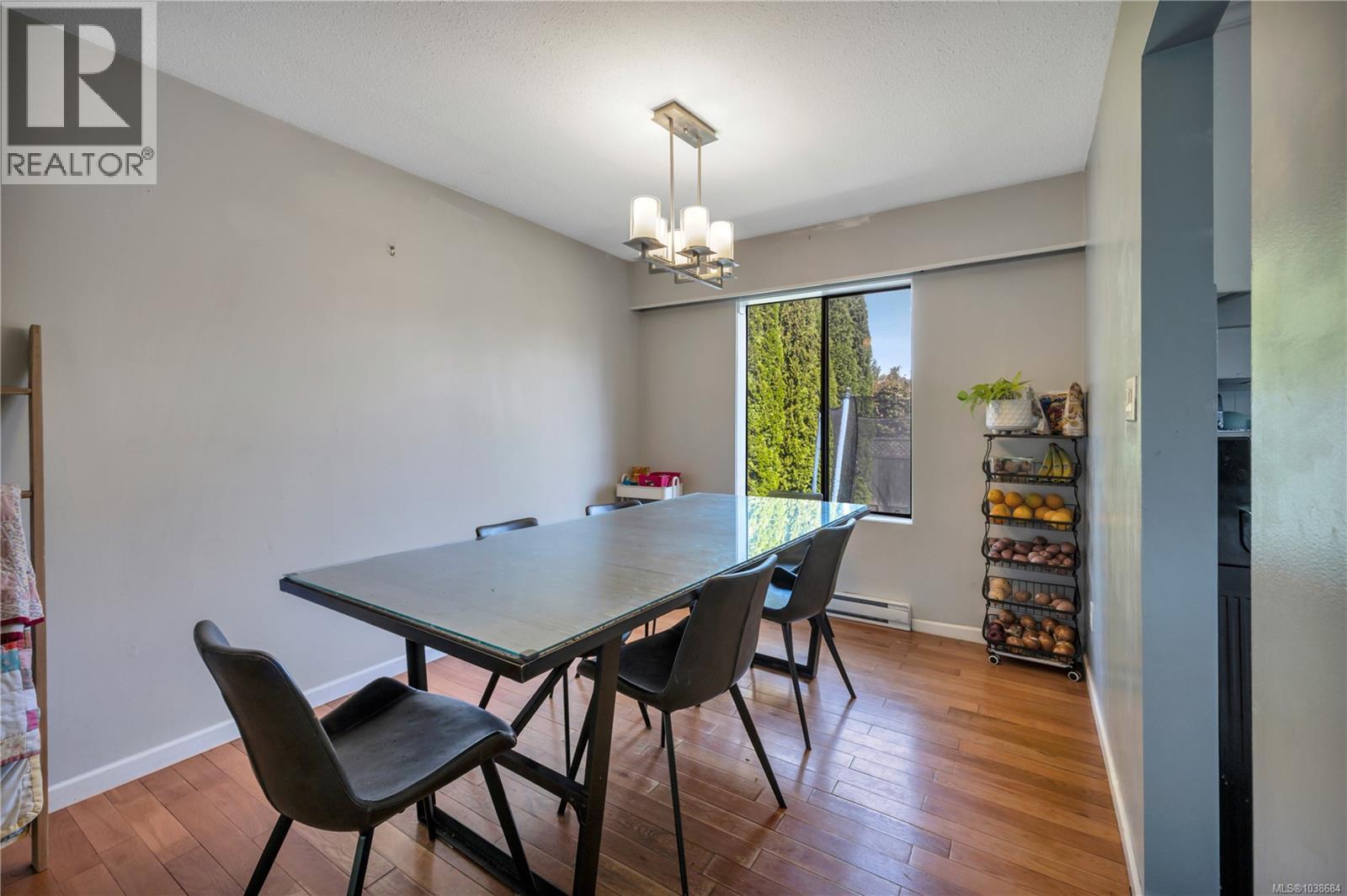 1591 Sharon Pl - 5