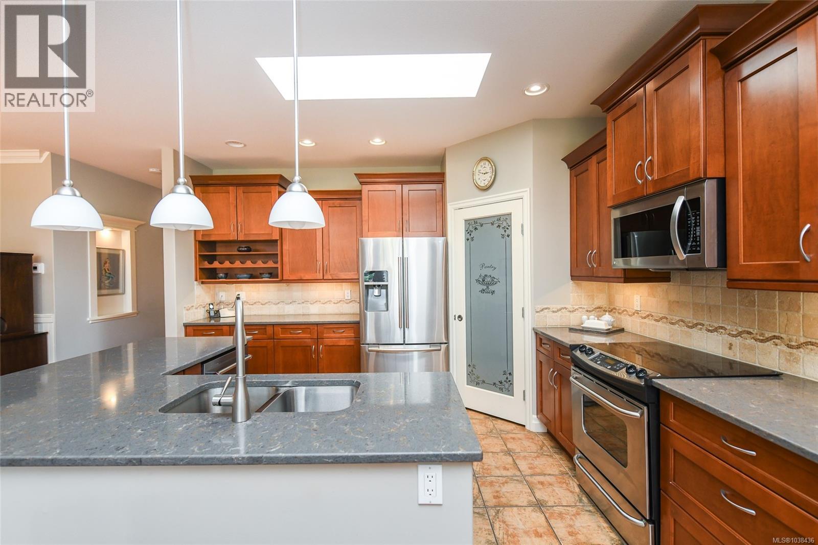 2 2300 Murrelet Dr, Comox