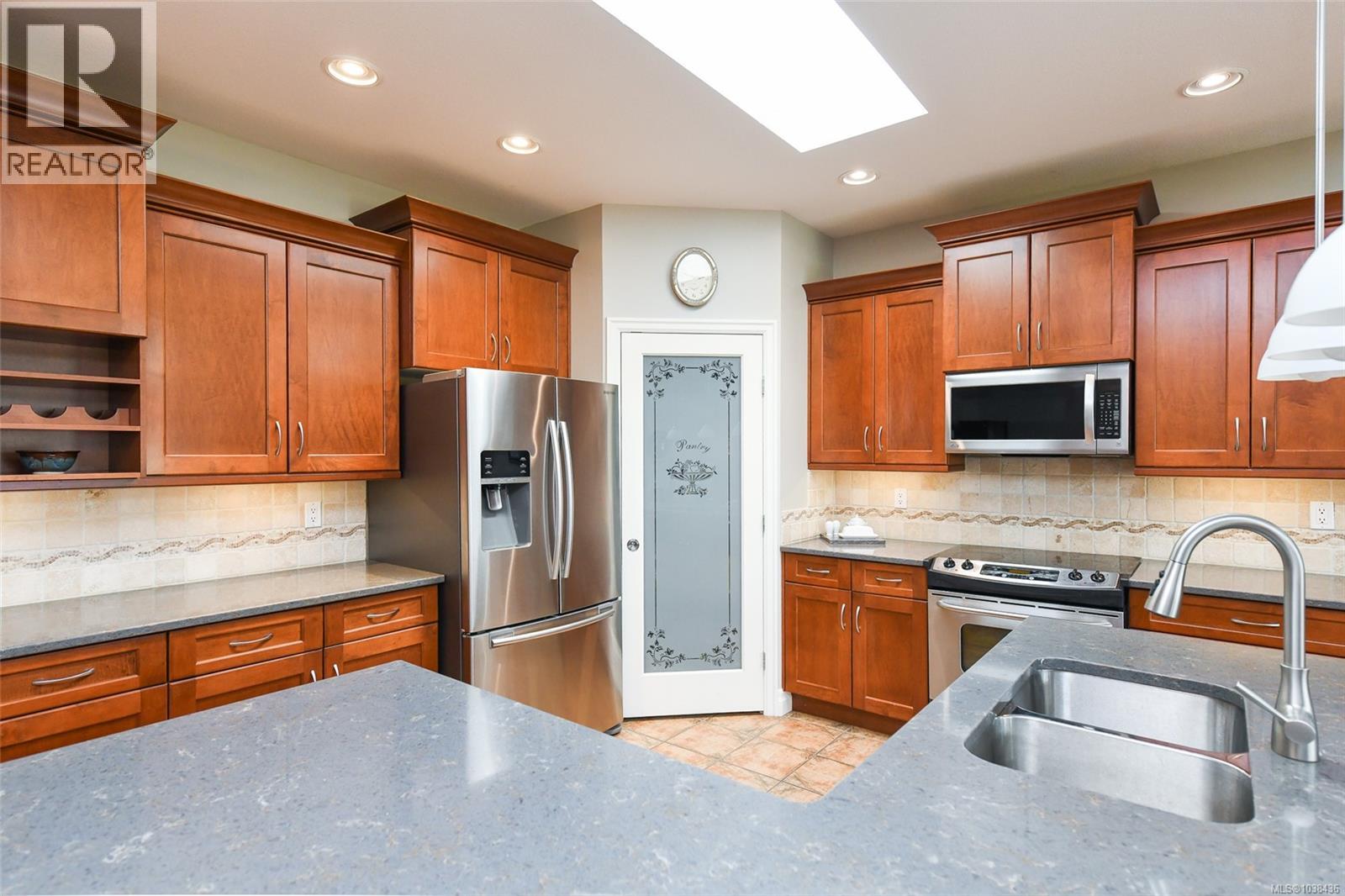 2 2300 Murrelet Dr, Comox