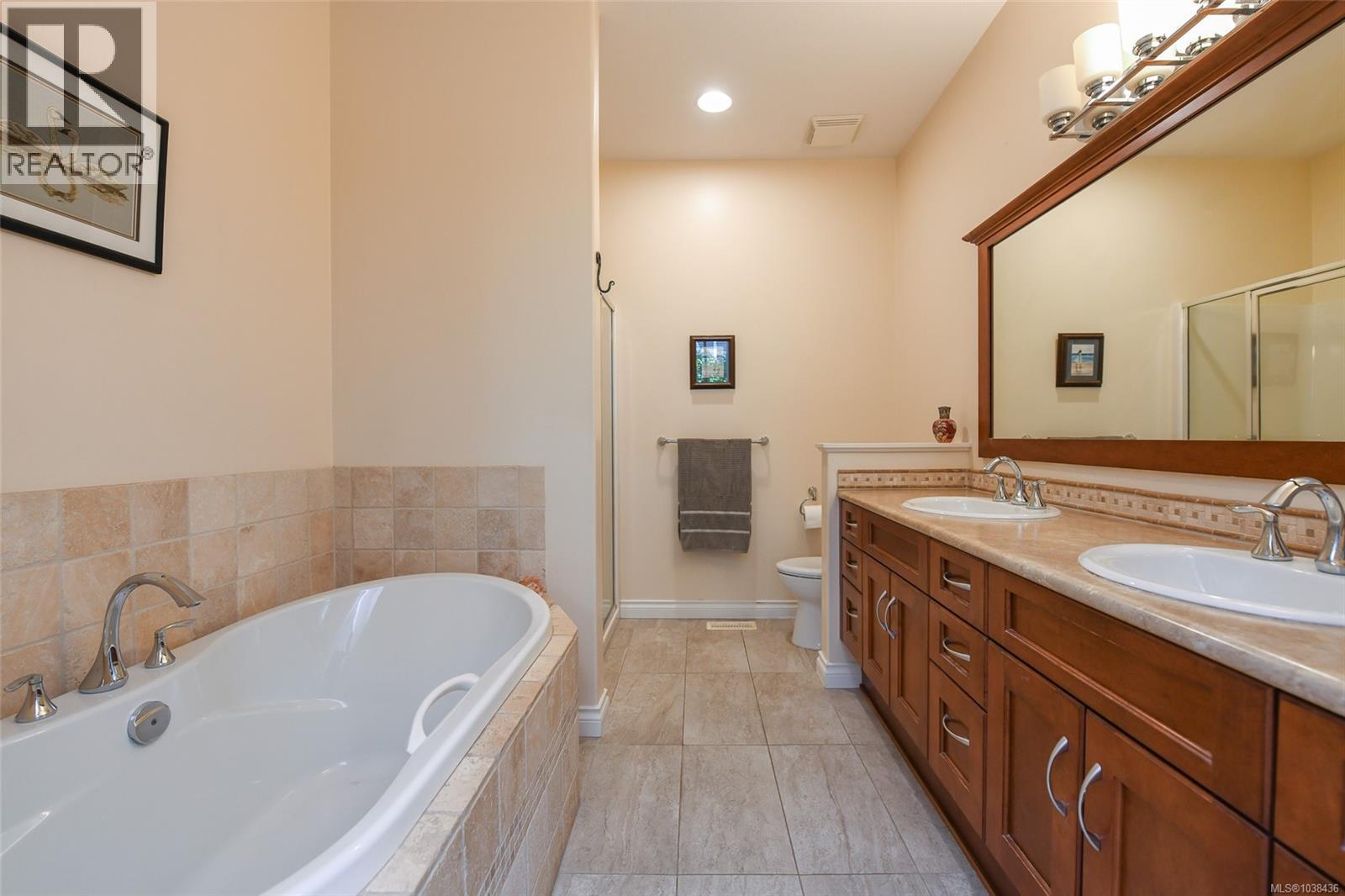 2 2300 Murrelet Dr, Comox