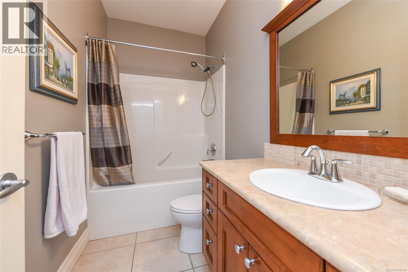 2 2300 Murrelet Dr, Comox
