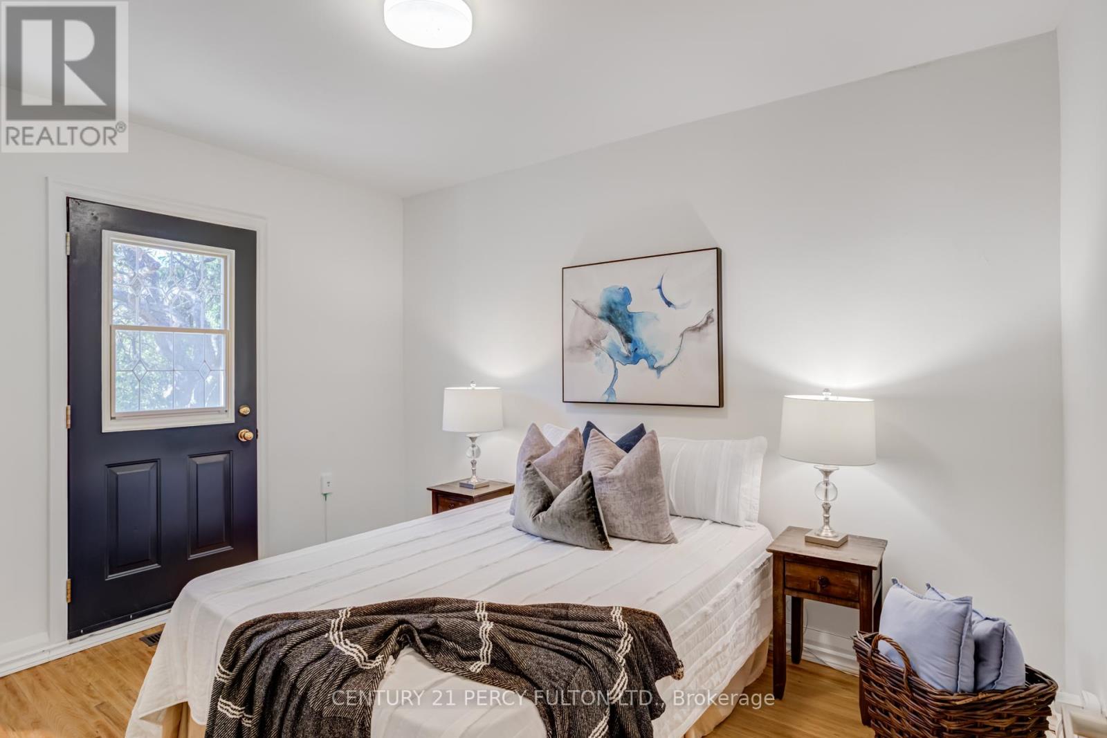 10 MENDIP CRESCENT - 25