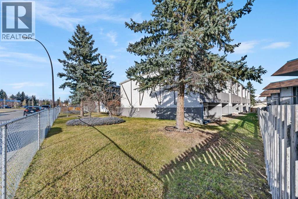 #1 455 Huntsville Crescent NW - 4
