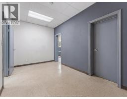 1801 South Cameron Boulevard, Windsor, ON N9B3P6 Photo 8