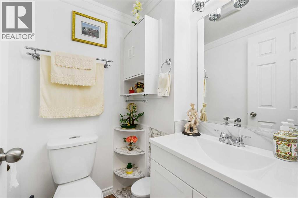 #1 455 Huntsville Crescent NW - 33