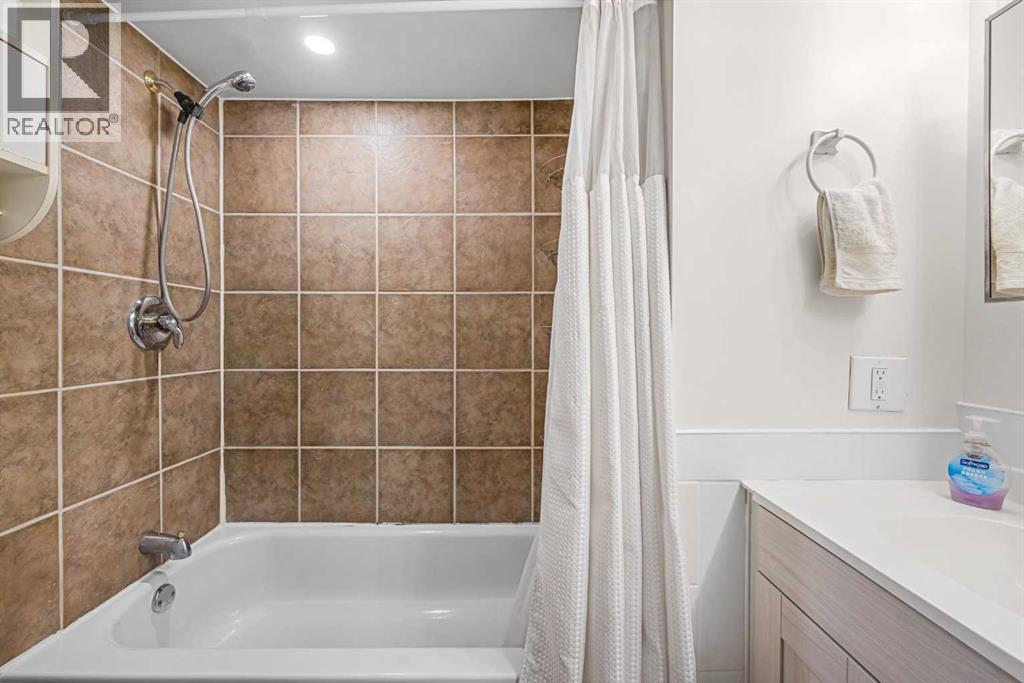 #1 455 Huntsville Crescent NW - 37