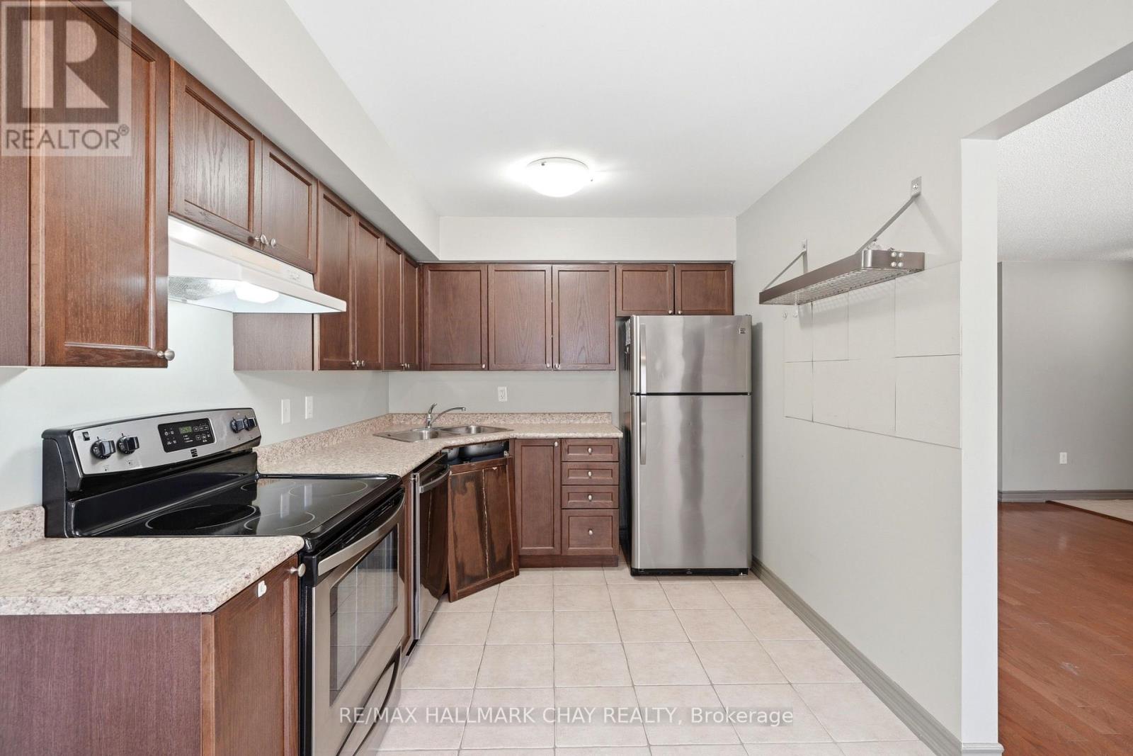 #1 408 VETERANS DRIVE - 12