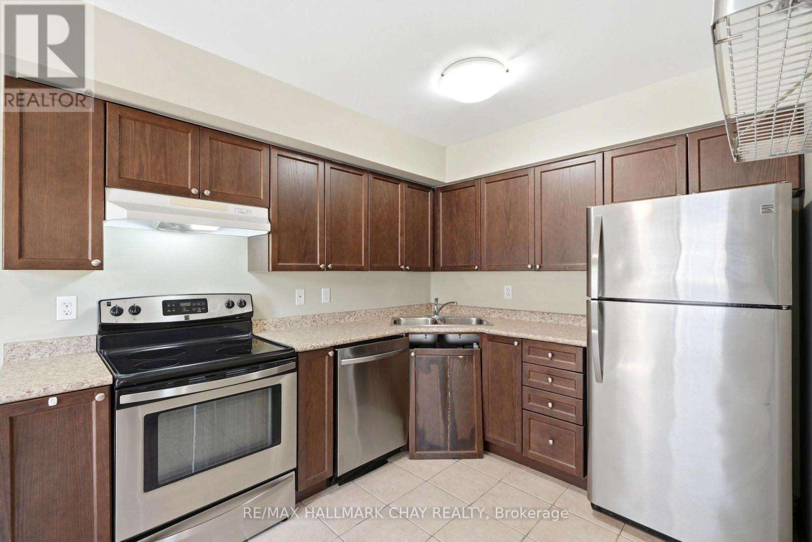 #1 408 VETERANS DRIVE - 11