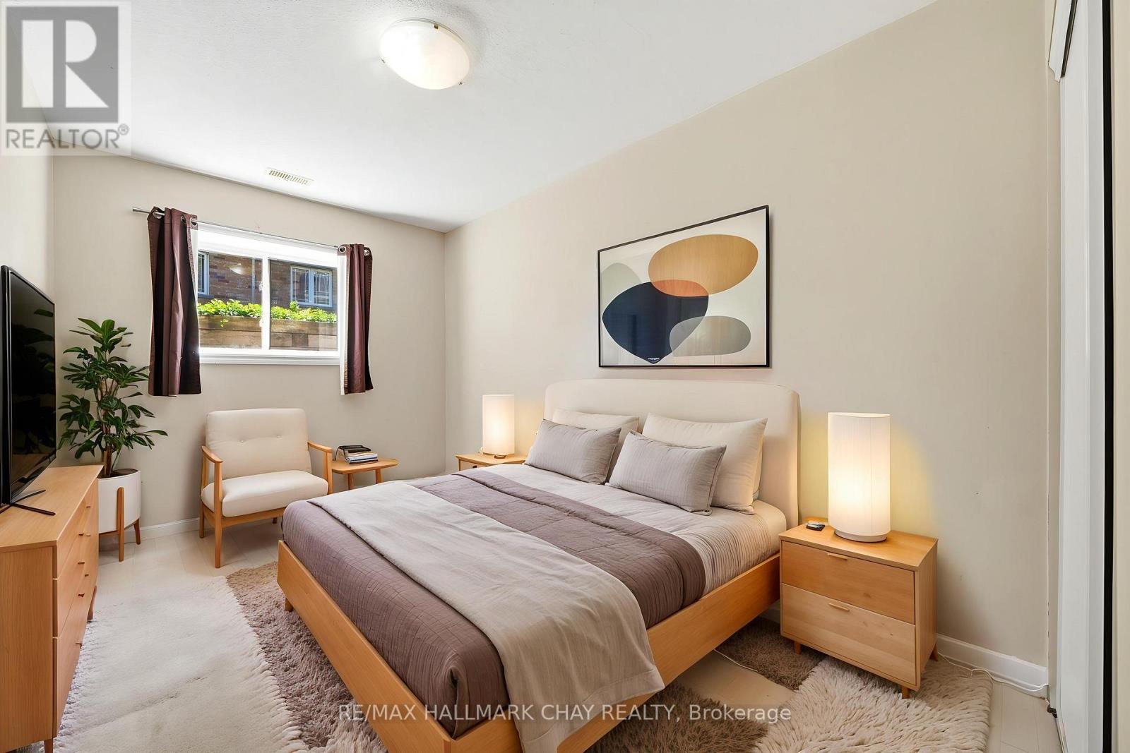 #1 408 VETERANS DRIVE - 16