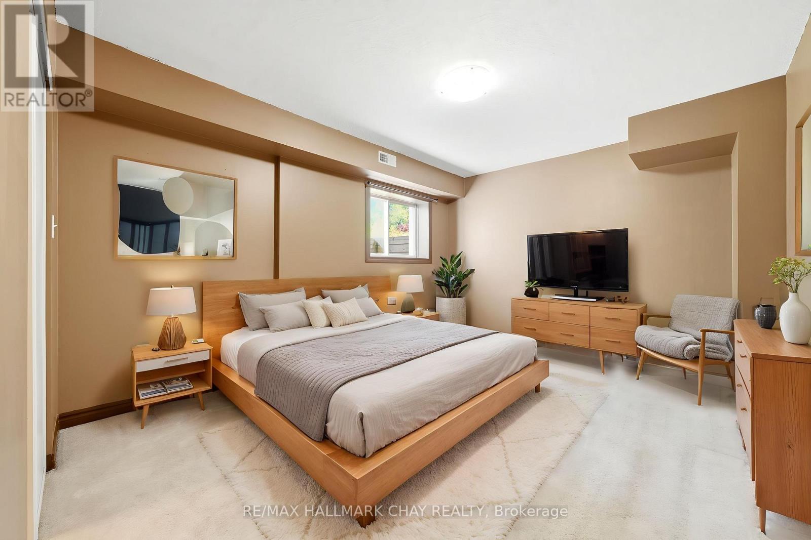 #1 408 VETERANS DRIVE - 18