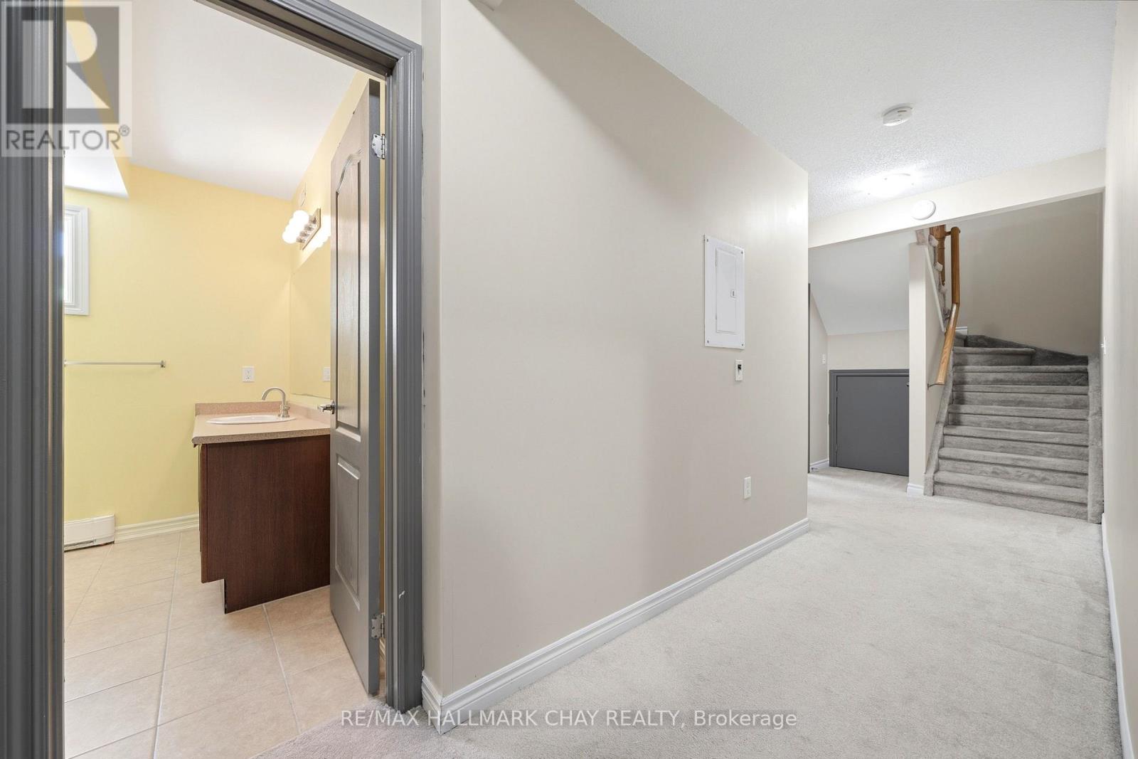 #1 408 VETERANS DRIVE - 20